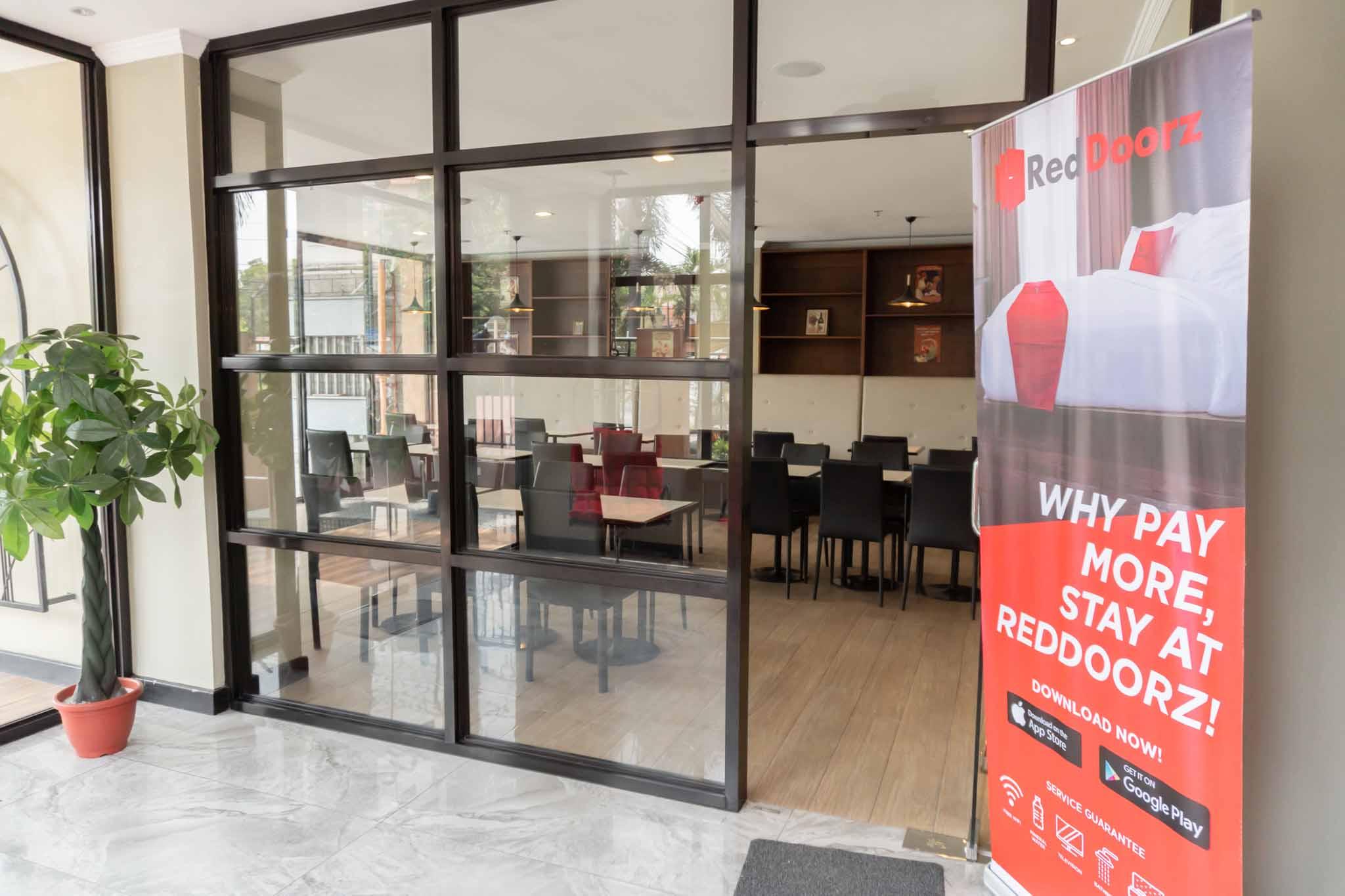 Reddoorz Plus At Mm Hotel Las Pinas Former Reddoorz Plus Near Bamboo Organ Екстериор снимка