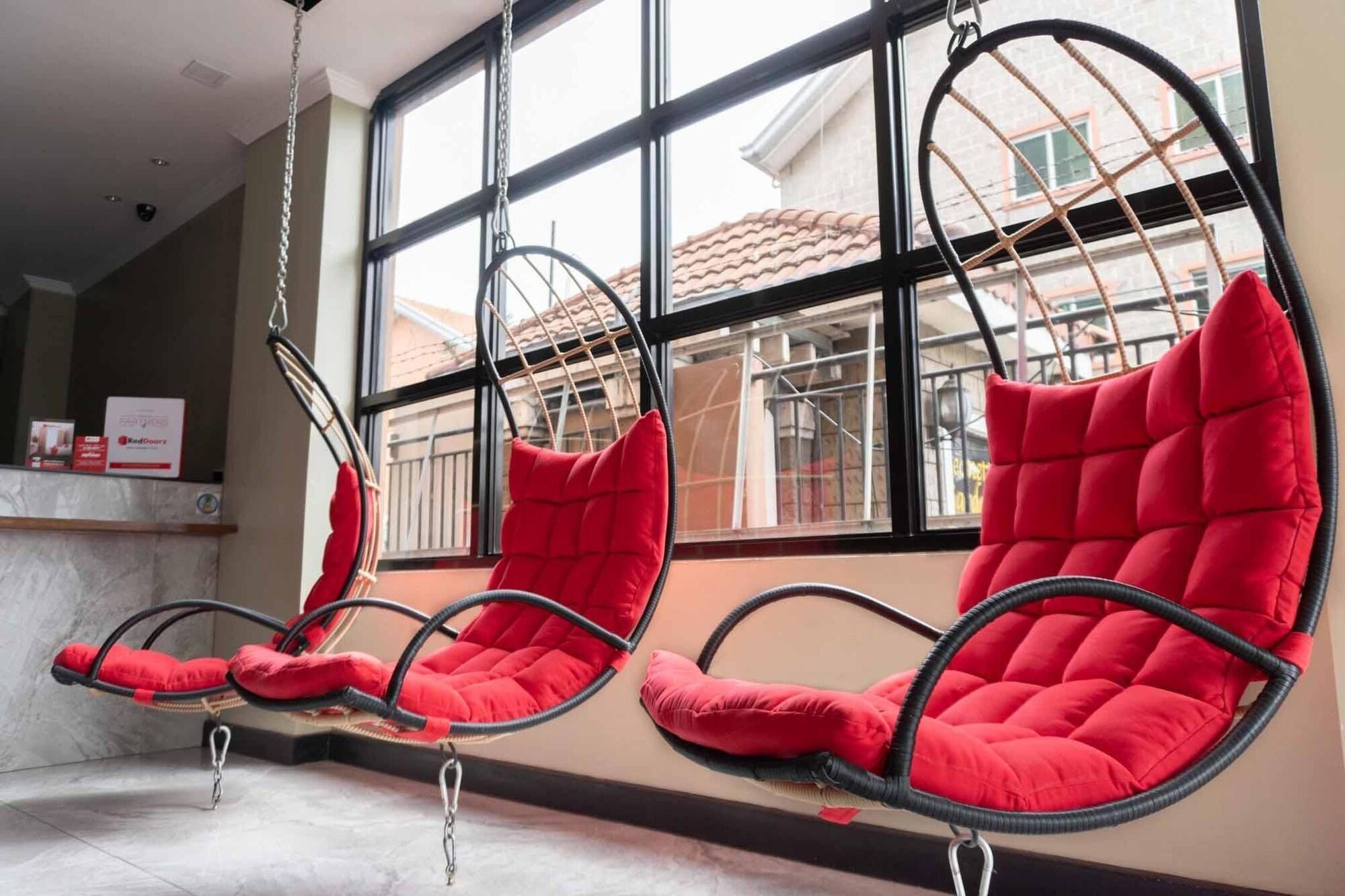 Reddoorz Plus At Mm Hotel Las Pinas Former Reddoorz Plus Near Bamboo Organ Екстериор снимка