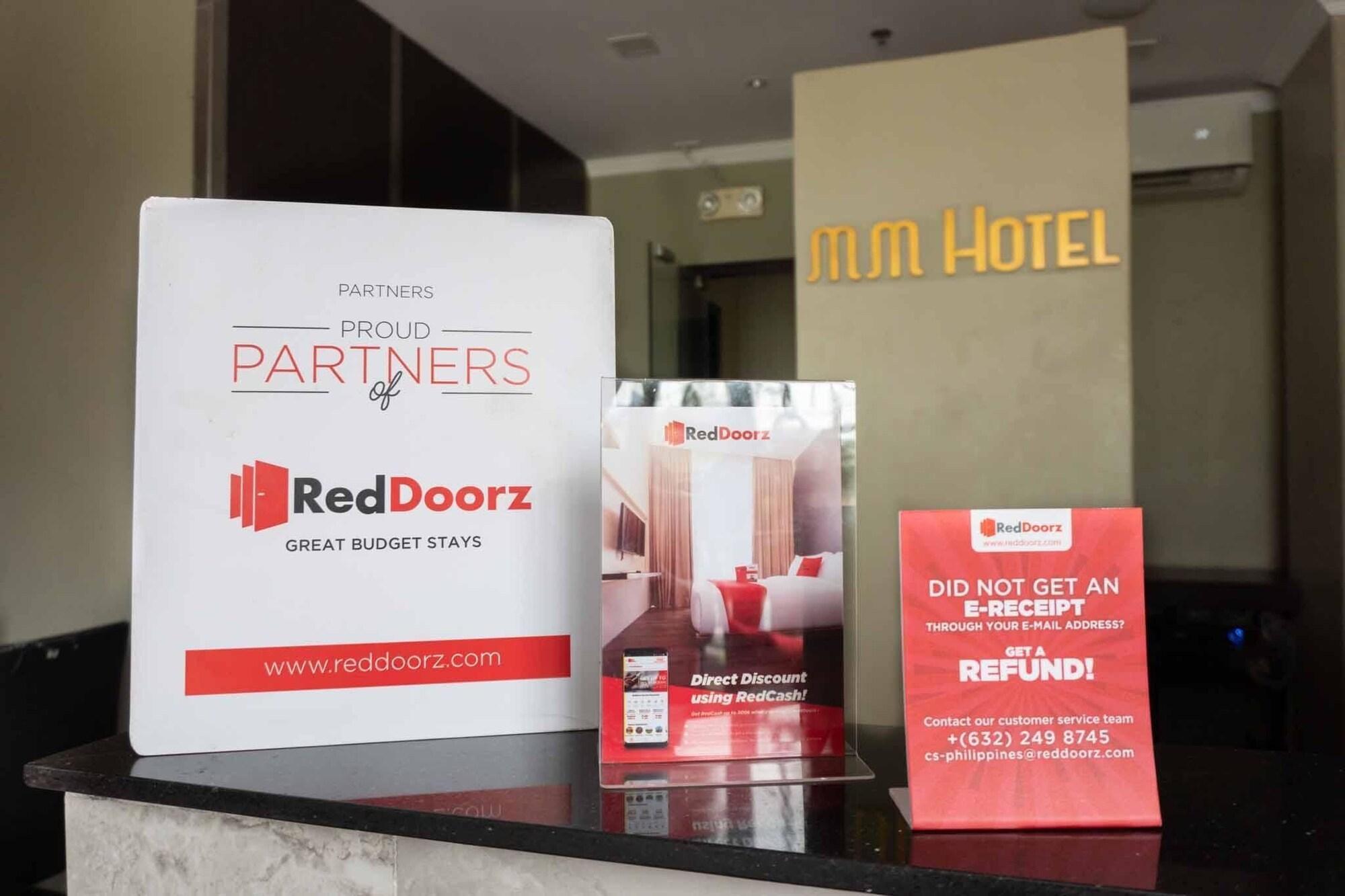 Reddoorz Plus At Mm Hotel Las Pinas Former Reddoorz Plus Near Bamboo Organ Екстериор снимка