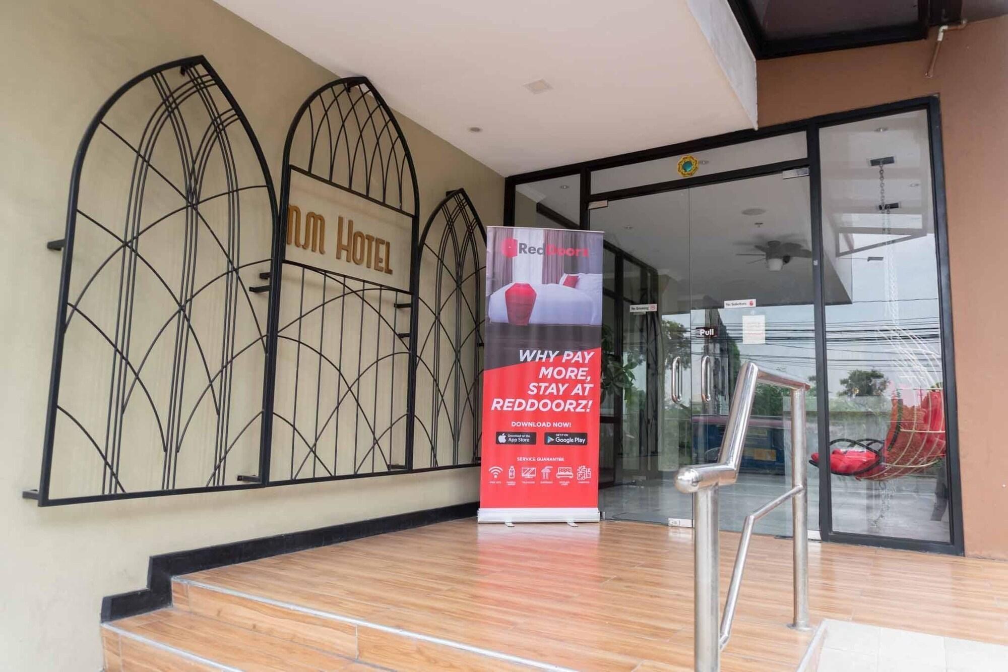 Reddoorz Plus At Mm Hotel Las Pinas Former Reddoorz Plus Near Bamboo Organ Екстериор снимка