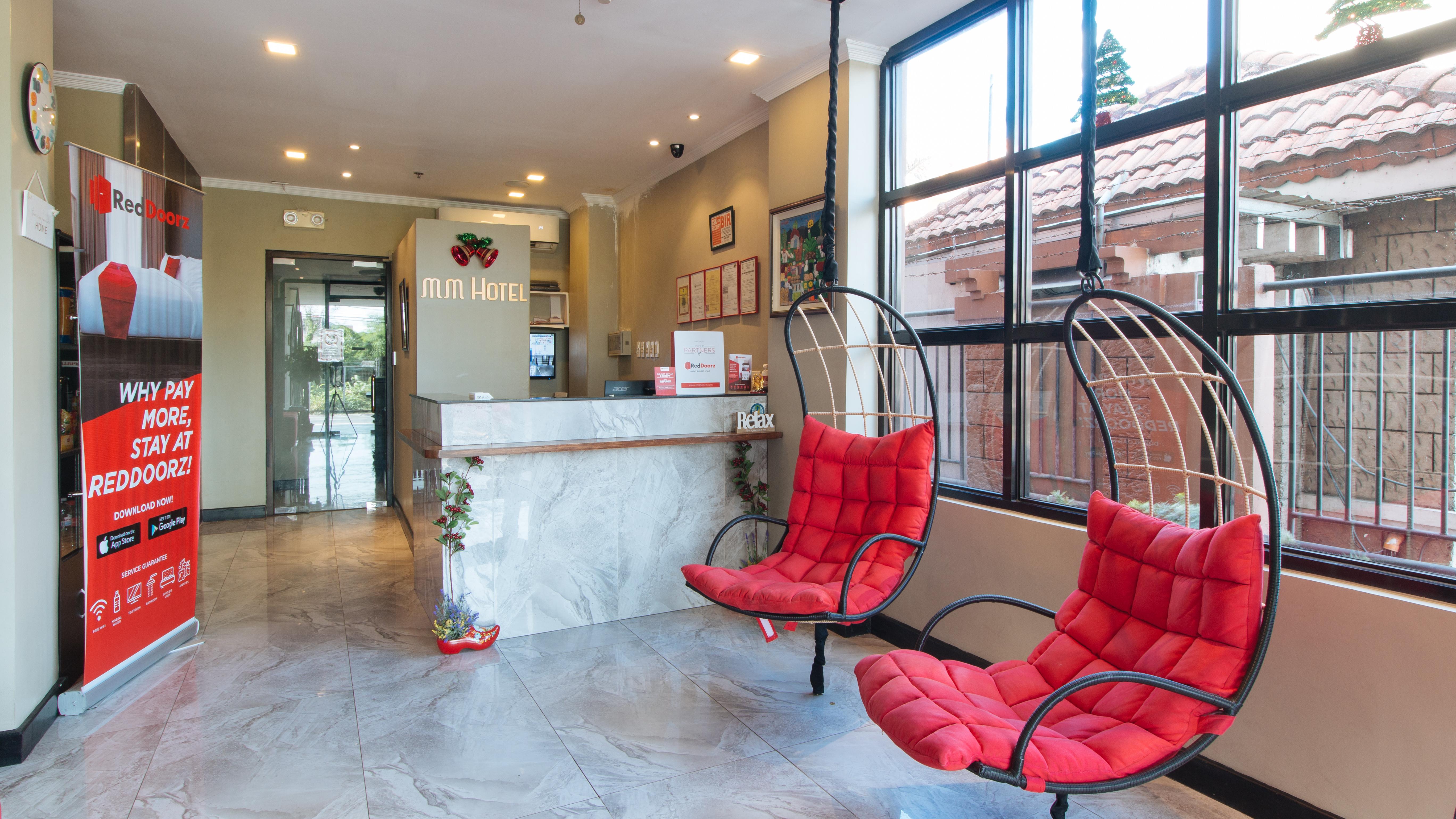 Reddoorz Plus At Mm Hotel Las Pinas Former Reddoorz Plus Near Bamboo Organ Екстериор снимка