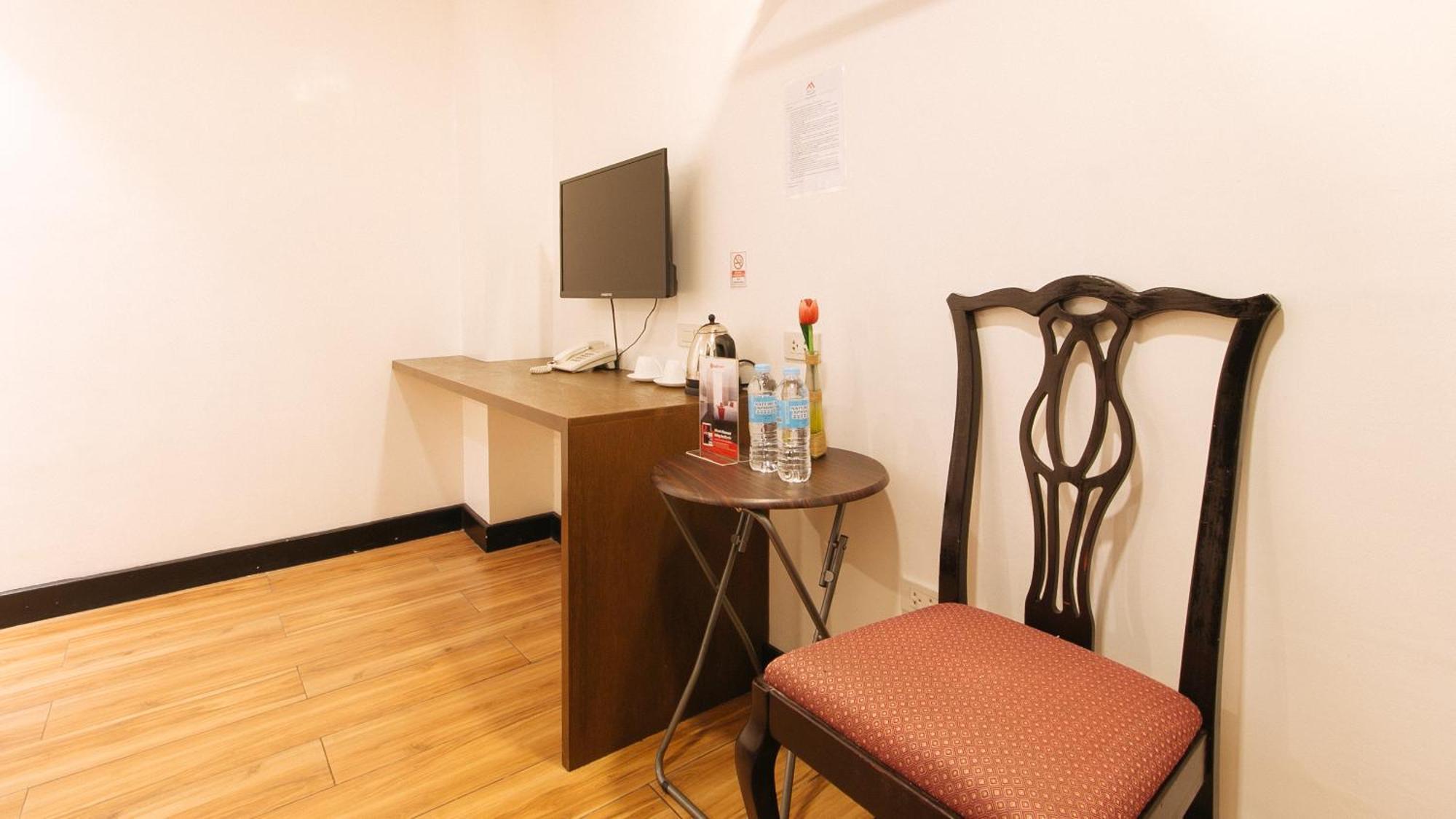 Reddoorz Plus At Mm Hotel Las Pinas Former Reddoorz Plus Near Bamboo Organ Екстериор снимка