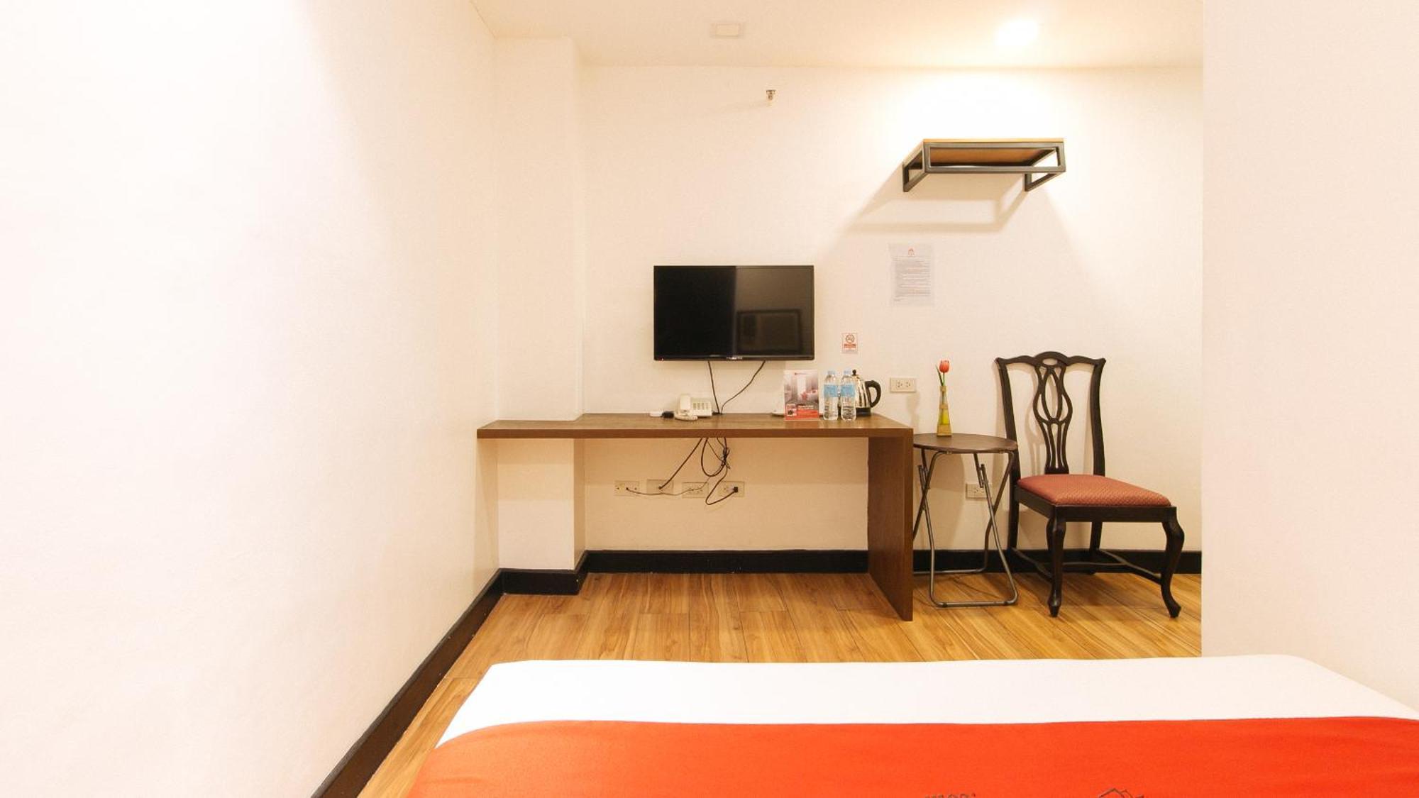 Reddoorz Plus At Mm Hotel Las Pinas Former Reddoorz Plus Near Bamboo Organ Екстериор снимка