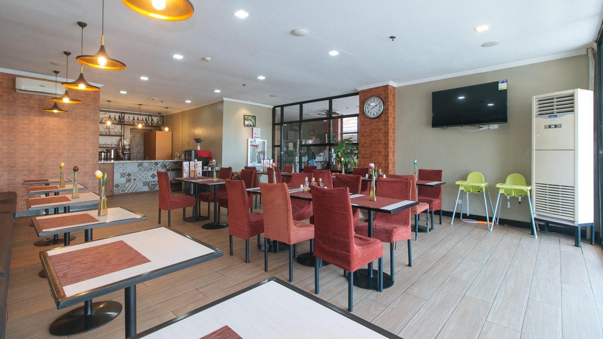 Reddoorz Plus At Mm Hotel Las Pinas Former Reddoorz Plus Near Bamboo Organ Екстериор снимка