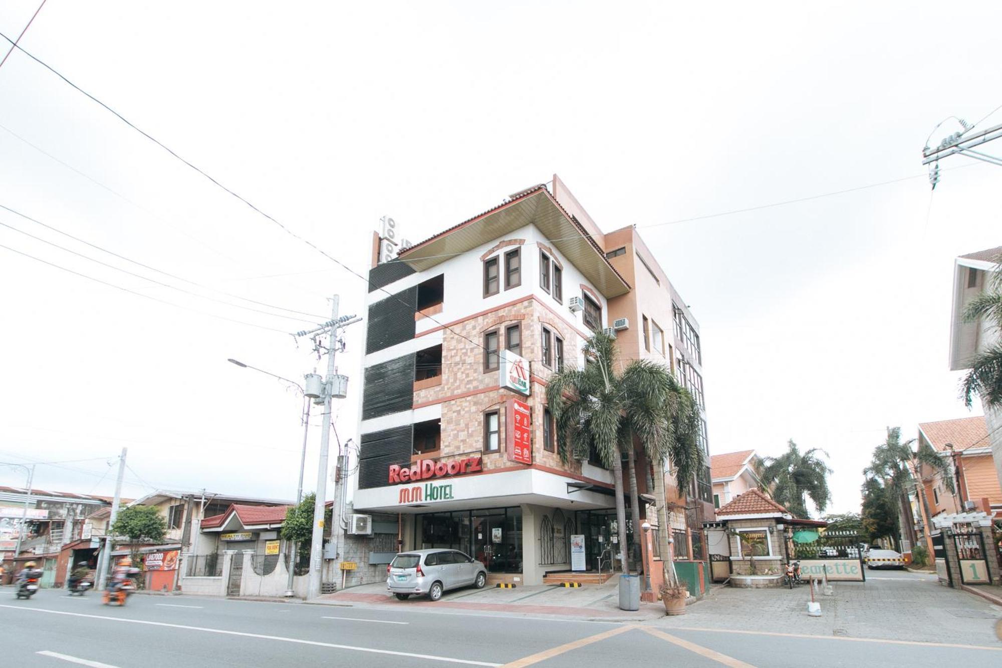 Reddoorz Plus At Mm Hotel Las Pinas Former Reddoorz Plus Near Bamboo Organ Екстериор снимка